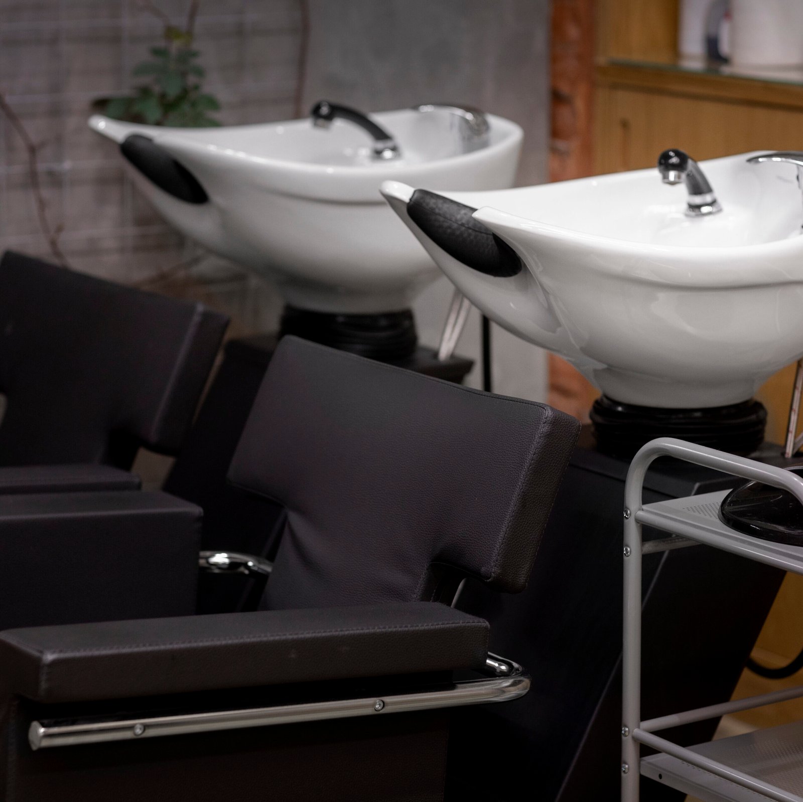 lavabos para cabello de un salon de belleza