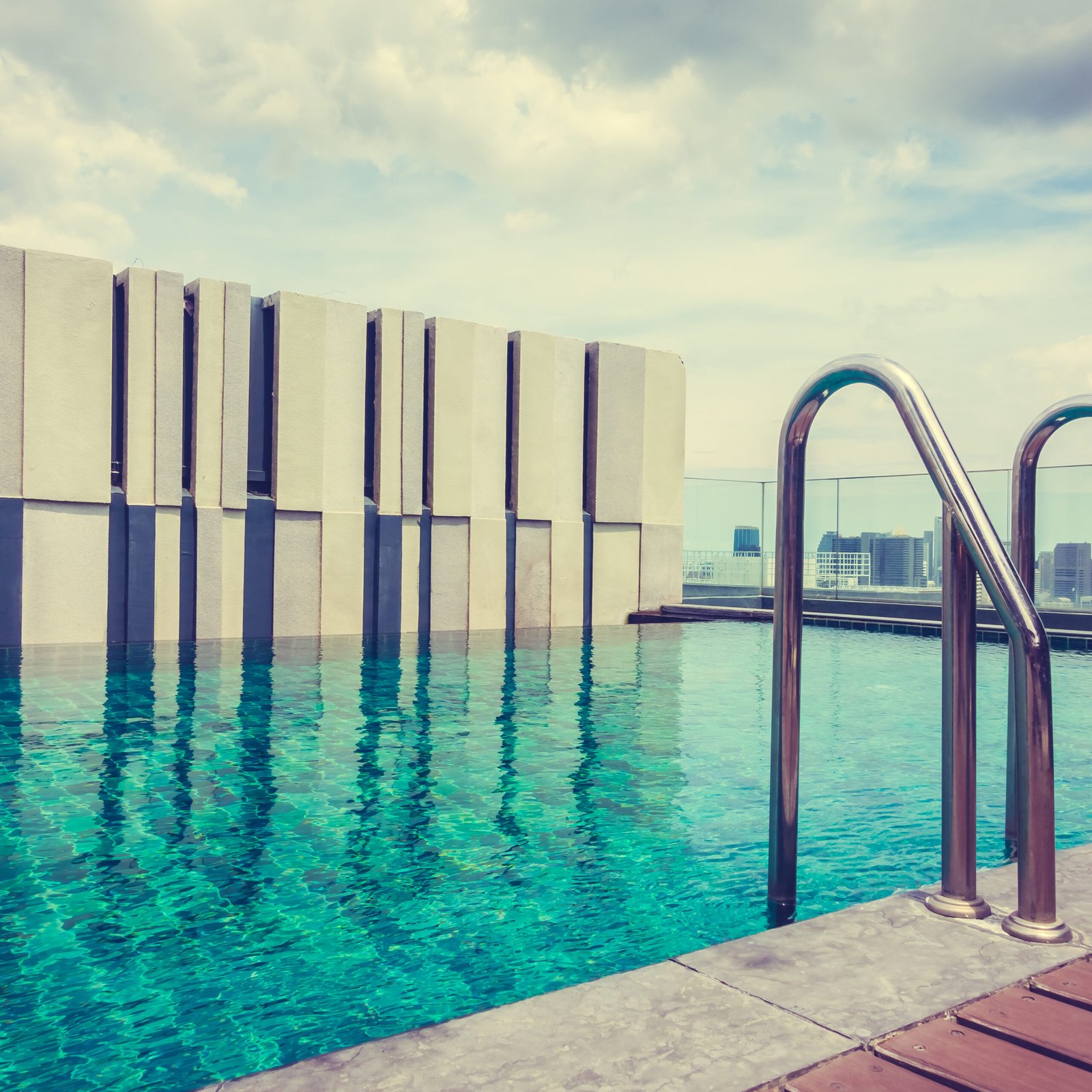 ALBERCA HOTEL VILLANUEVA TOKYO